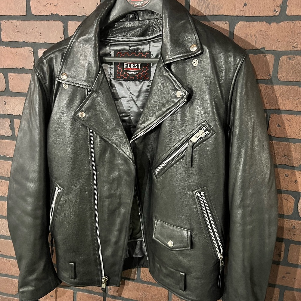 Mens first MFG Co, Black Leather Jacket size M. NWT